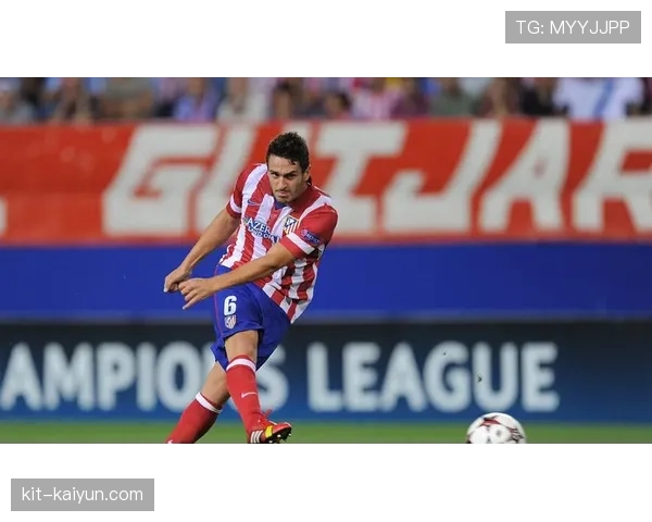 特写：在一次成功的转换防守后，马竞队长科克向年轻队友大声呼喊布置站位